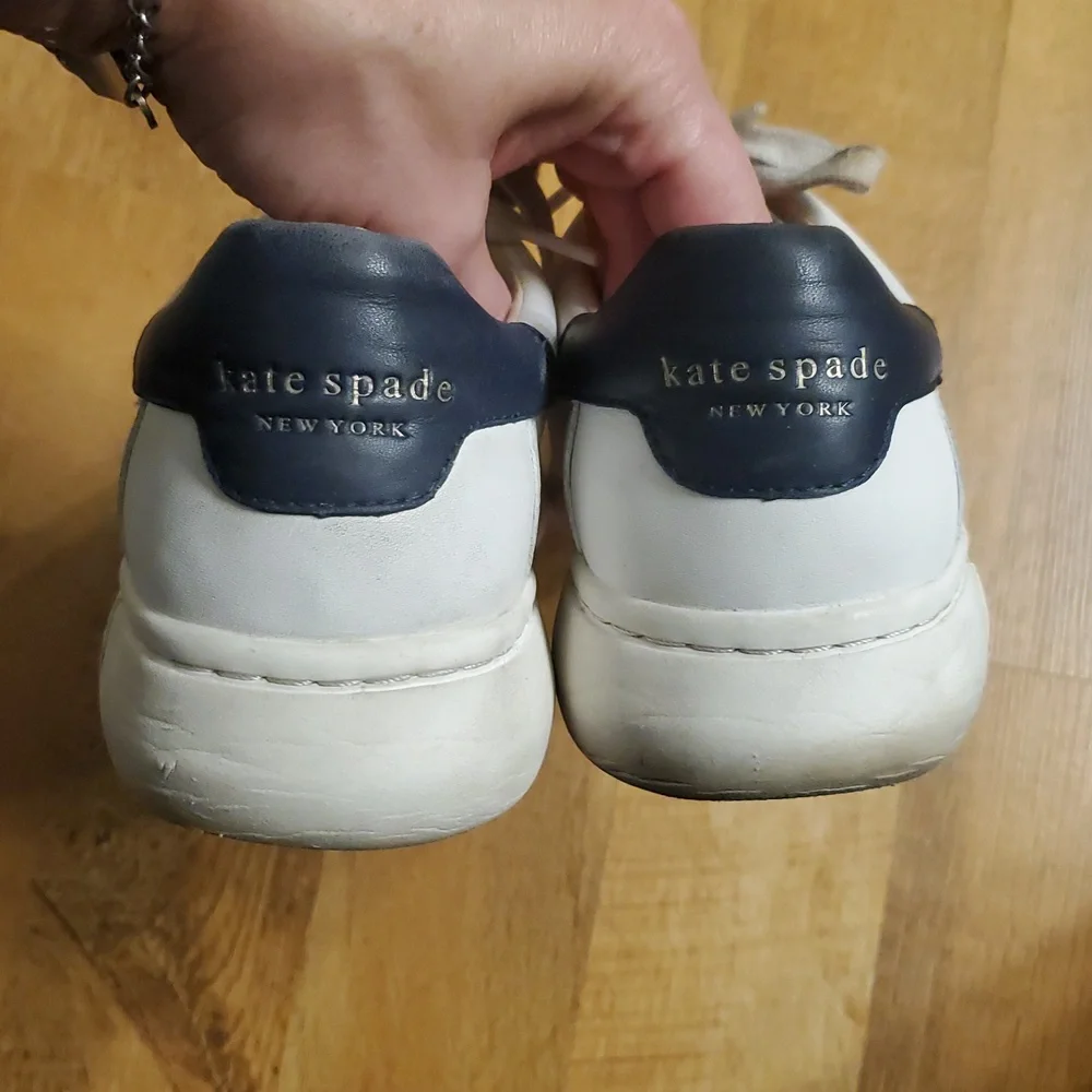 Kate Spade New York Keswick 2‎ White Leather Sneaker With Blue Floral Size 9B